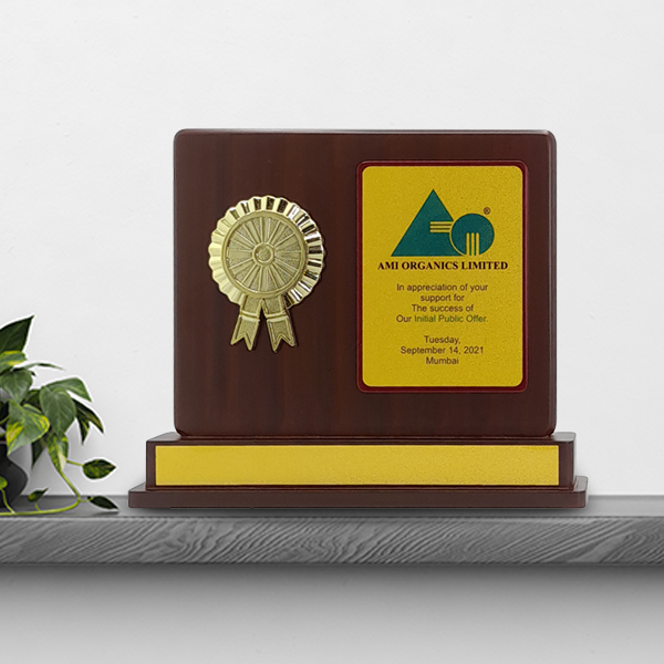 9.50 inches Wood & Metal Trophy  ( WM 9972 )